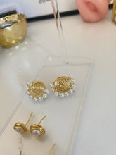 Cargar imagen en el visor de la galería, Aretes espiral
