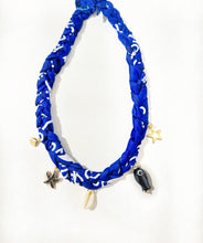 Cargar imagen en el visor de la galería, Collar Bandana
