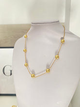 Cargar imagen en el visor de la galería, Cadena de balines Gold
